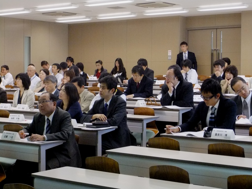 「平成24年度高大連携セミナー」全体会の様子